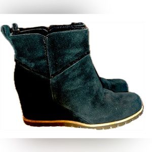 UGG wedge Marte boot - 8.5